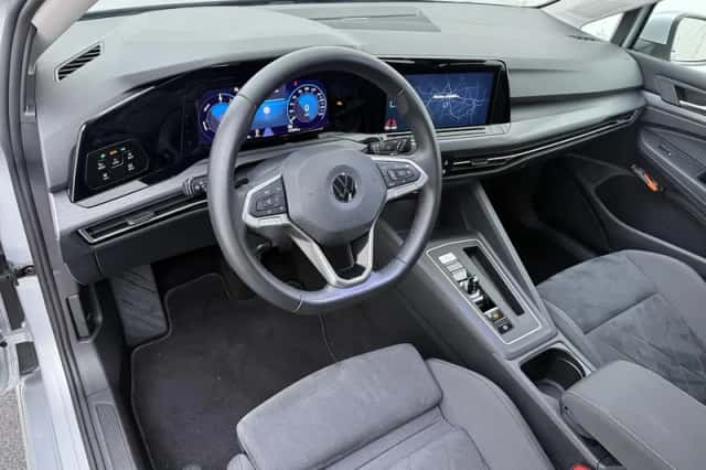 Volkswagen Golf (2021) thumbnail 3