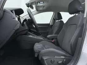 Volkswagen Golf (2021) thumbnail 4