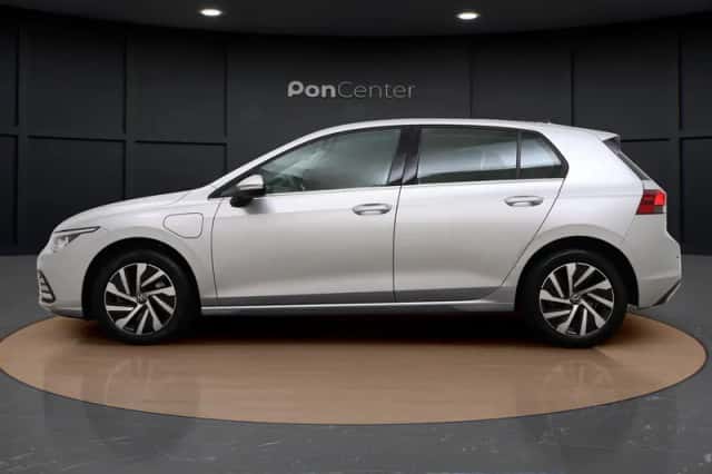 Volkswagen Golf (2021) thumbnail 6