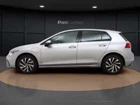 Volkswagen Golf (2021) thumbnail 6