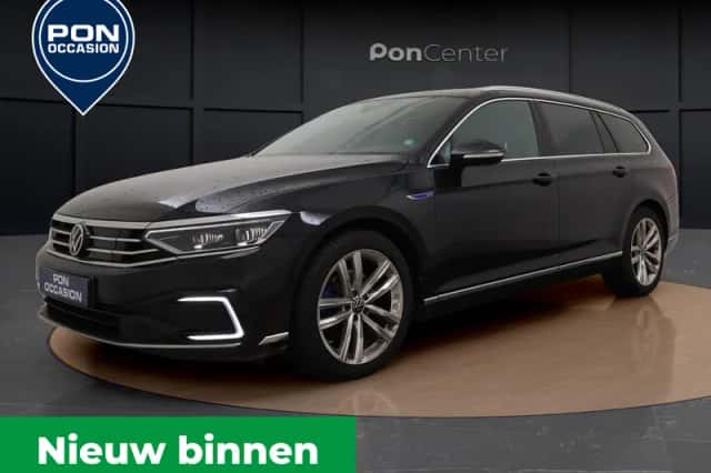 Volkswagen Passat (2023) thumbnail 1
