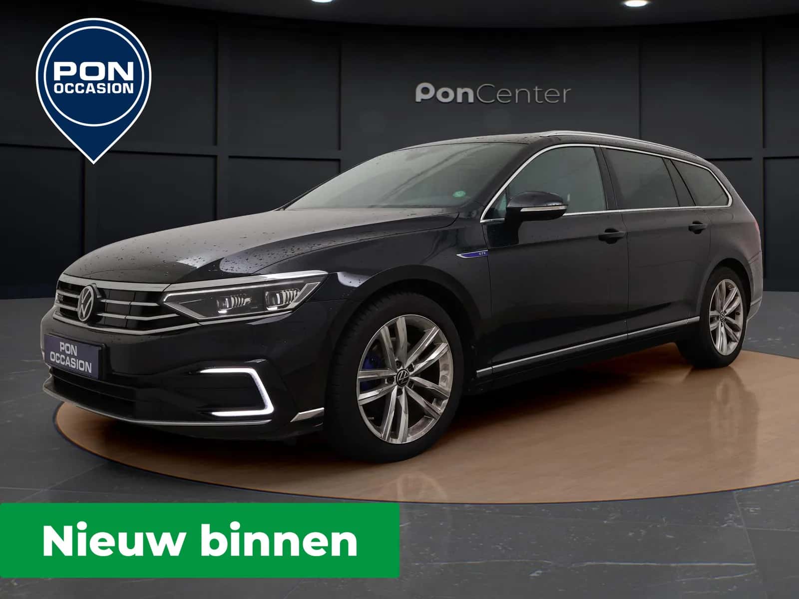 Volkswagen Passat (2023) — foto 1