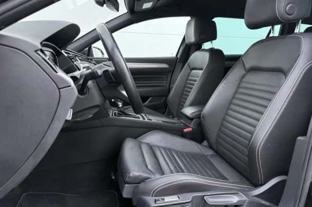 Volkswagen Passat (2023) thumbnail 4