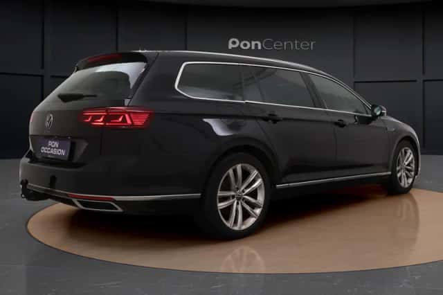 Volkswagen Passat (2023) thumbnail 5