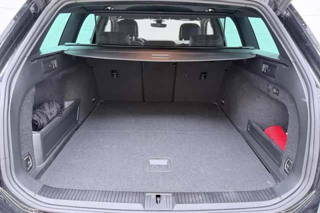 Volkswagen Passat (2023) thumbnail 8