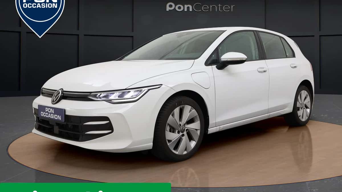 Volkswagen Golf (2025) — foto 1