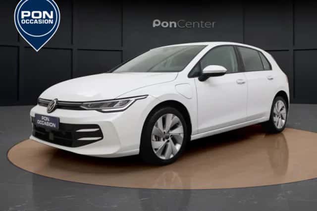 Volkswagen Golf (2025) thumbnail 2