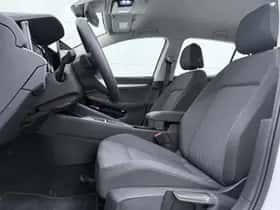 Volkswagen Golf (2025) thumbnail 4