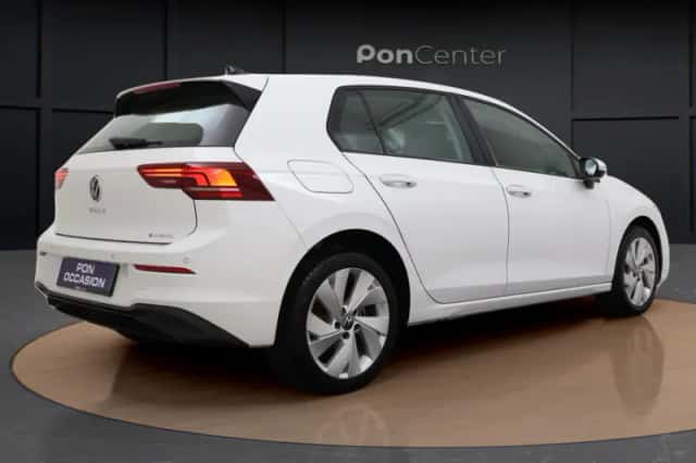 Volkswagen Golf (2025) thumbnail 6