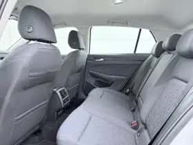 Volkswagen Golf (2025) thumbnail 7