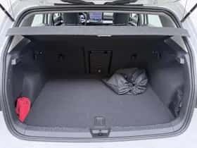 Volkswagen Golf (2025) thumbnail 8