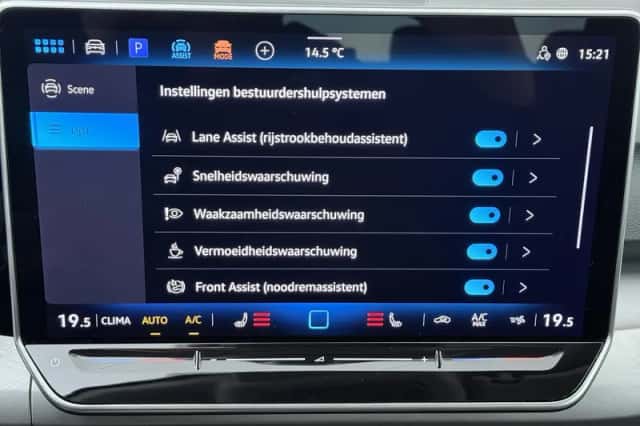 Volkswagen Golf (2025) thumbnail 10