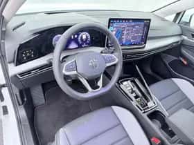 Volkswagen Golf (2025) thumbnail 3