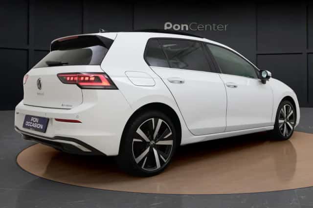 Volkswagen Golf (2025) thumbnail 5