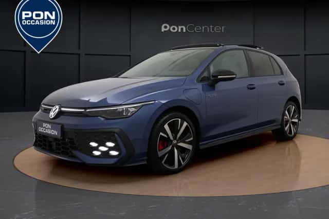Volkswagen Golf (2025) thumbnail 1
