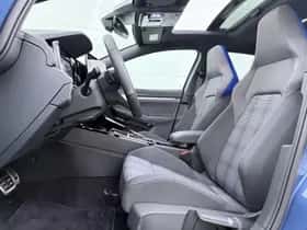 Volkswagen Golf (2025) thumbnail 4