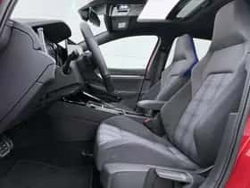 Volkswagen Golf (2025) thumbnail 4