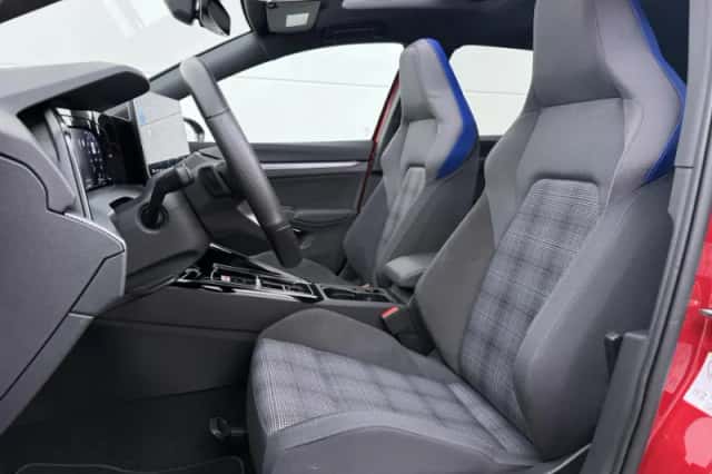 Volkswagen Golf (2025) thumbnail 5