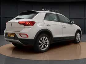 Volkswagen T-Roc (2023) thumbnail 5