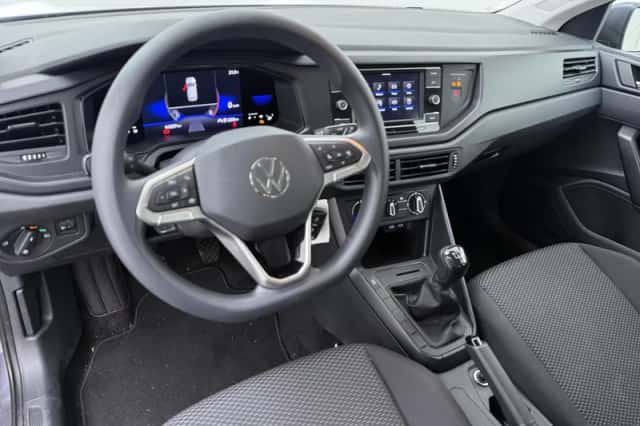 Volkswagen Polo (2022) thumbnail 3