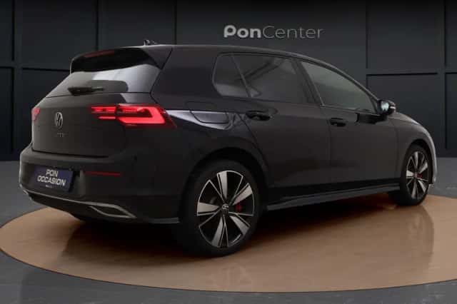 Volkswagen Golf (2022) thumbnail 5