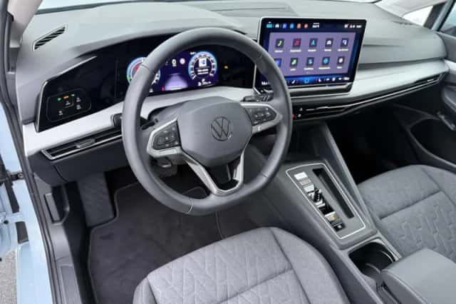Volkswagen Golf (2025) thumbnail 4