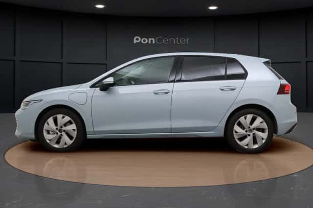 Volkswagen Golf (2025) thumbnail 6