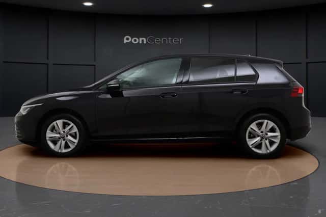 Volkswagen Golf (2024) thumbnail 6