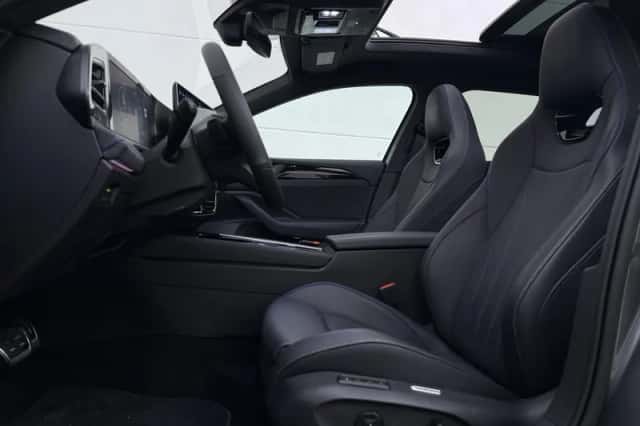 Volkswagen Passat (2025) thumbnail 4