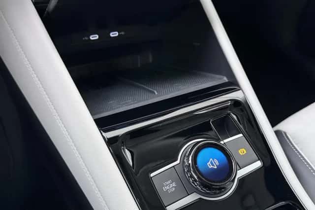 Volkswagen Tiguan (2025) thumbnail 16