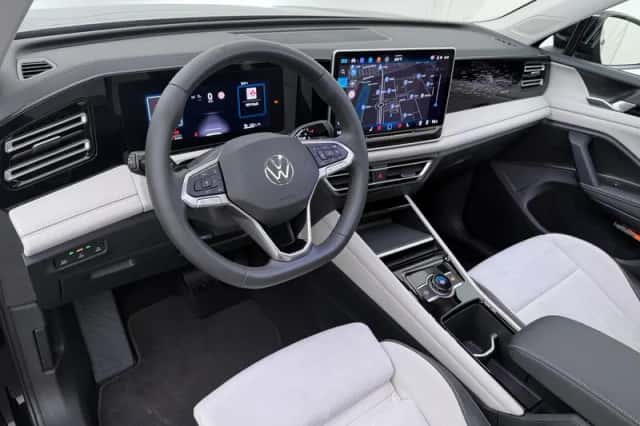 Volkswagen Tiguan (2025) thumbnail 3