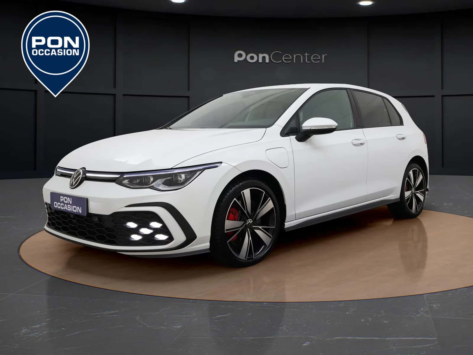Volkswagen Golf (2022) — foto 1