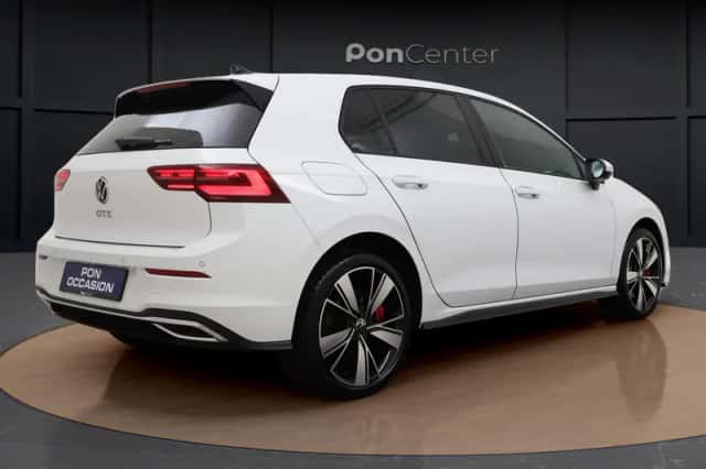 Volkswagen Golf (2022) thumbnail 5