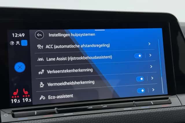 Volkswagen Golf (2022) thumbnail 10