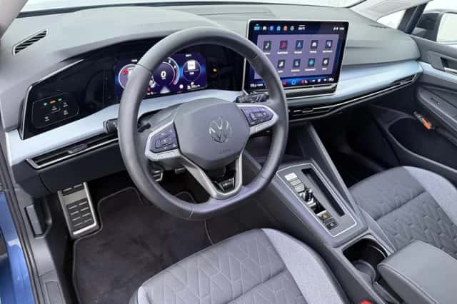 Volkswagen Golf (2025) thumbnail 3