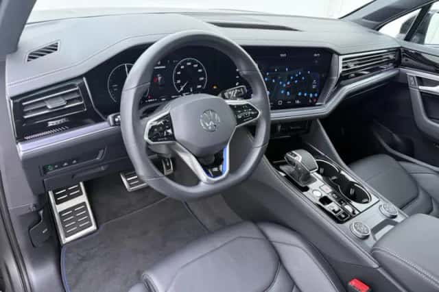 Volkswagen Touareg (2024) thumbnail 4