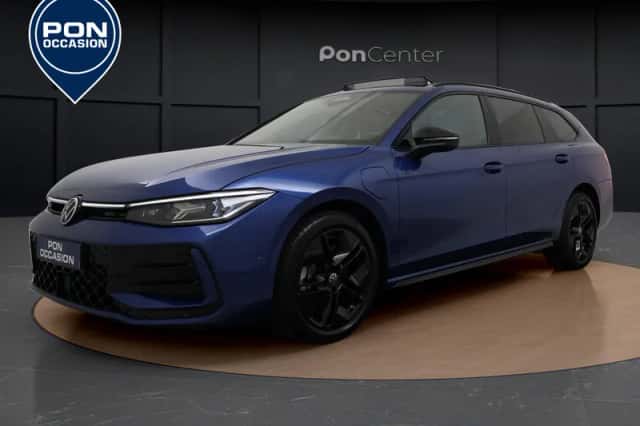 Volkswagen Passat (2025) thumbnail 1