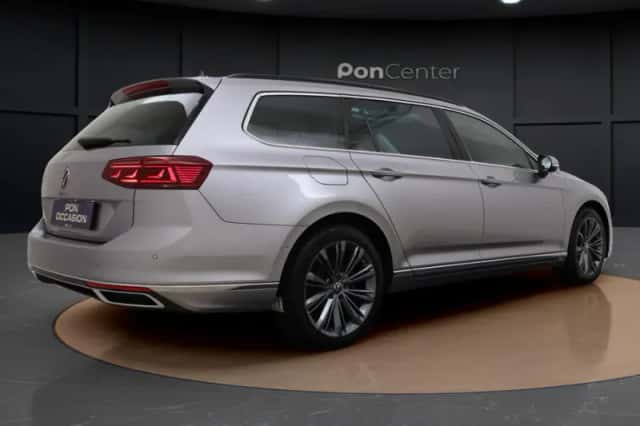 Volkswagen Passat (2023) thumbnail 6