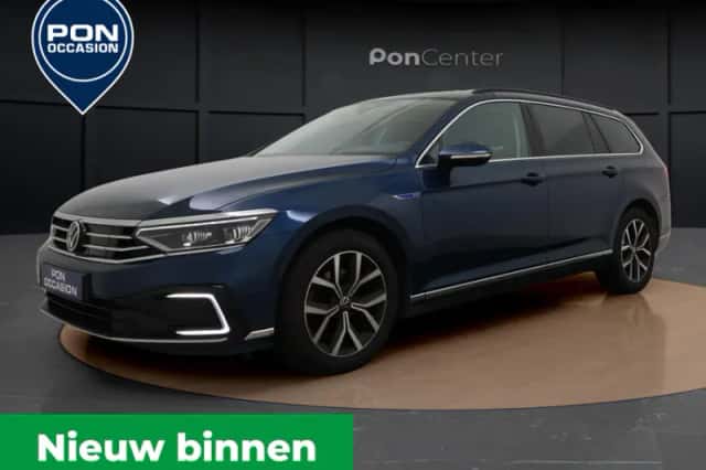 Volkswagen Passat (2021) thumbnail 2