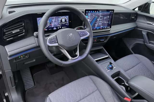 Volkswagen Tiguan (2025) thumbnail 4