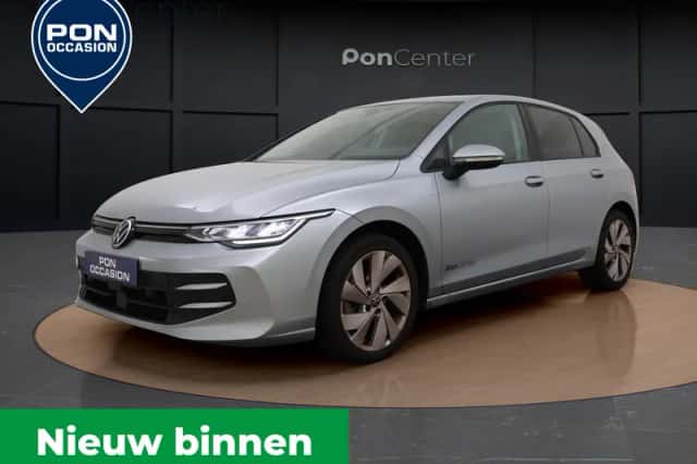 Volkswagen Golf (2024) thumbnail 1