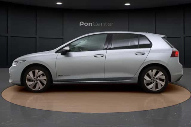 Volkswagen Golf (2024) thumbnail 6
