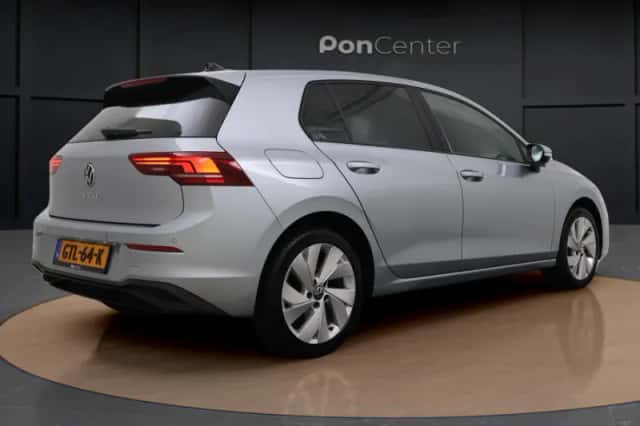 Volkswagen Golf (2024) thumbnail 6