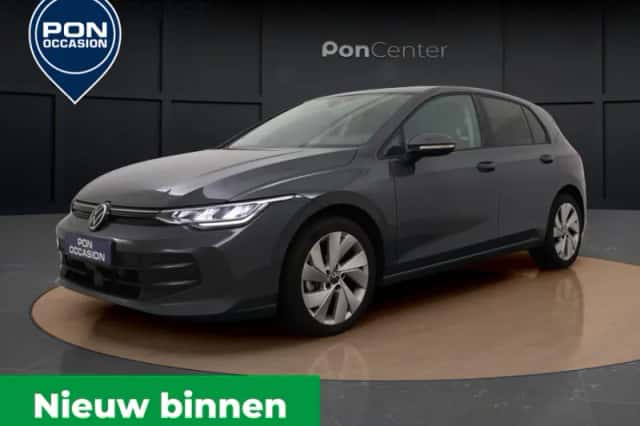 Volkswagen Golf (2024) thumbnail 2