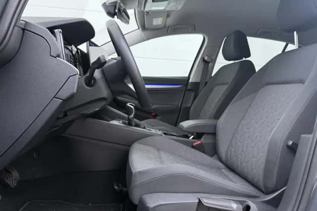 Volkswagen Golf (2024) thumbnail 4