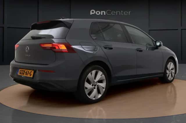 Volkswagen Golf (2024) thumbnail 6