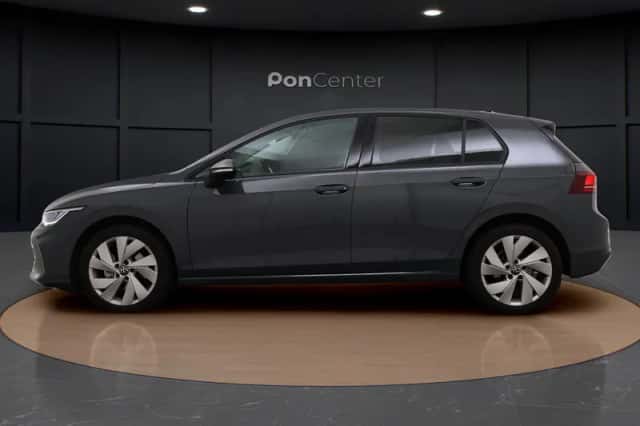 Volkswagen Golf (2024) thumbnail 6