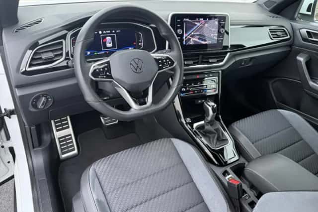 Volkswagen T-Roc (2024) thumbnail 4