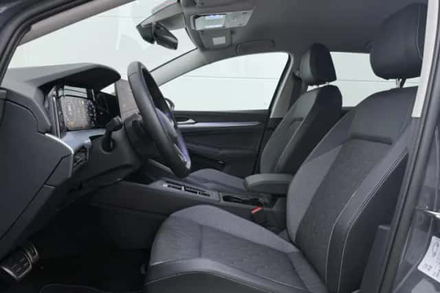 Volkswagen Golf (2025) thumbnail 5