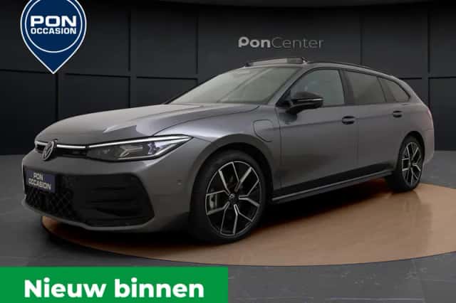 Volkswagen Passat (2025) thumbnail 1